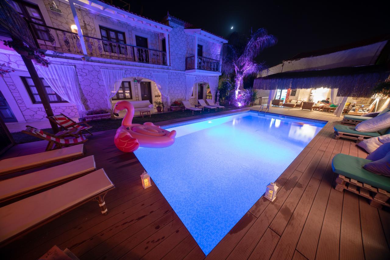 Nobela Otel